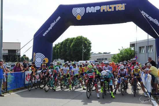 Gara ciclistica: la Pessano-Roncola – 37° Trofeo MP Filtri – transita per le vie di Gessate